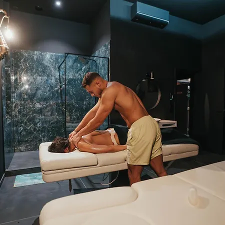 Intense Experience - Wellness Avec Piscine Jacuzzi Sauna Billard Privatifs Love hotel Manage