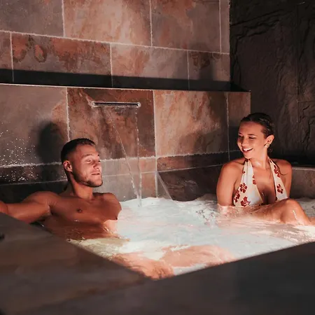 Intense Experience - Wellness Avec Piscine Jacuzzi Sauna Billard Privatifs * Manage