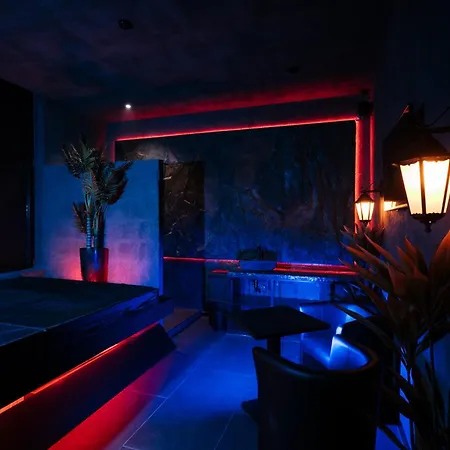 Intense Experience - Wellness Avec Piscine Jacuzzi Sauna Billard Privatifs