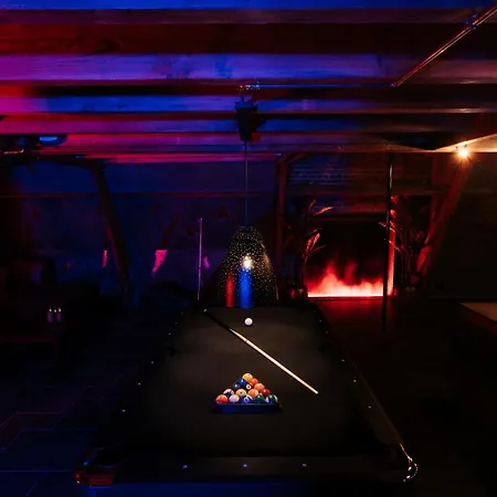 Intense Experience - Wellness Avec Piscine Jacuzzi Sauna Billard Privatifs Love hotel *