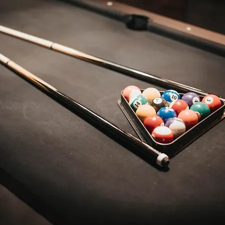 Intense Experience - Wellness Avec Piscine Jacuzzi Sauna Billard Privatifs *