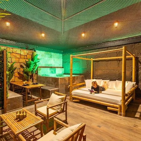 Intense Experience - Wellness Avec Piscine Jacuzzi Sauna Billard Privatifs Love hotel *