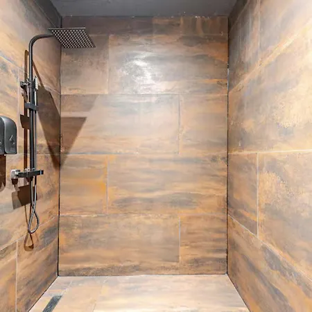 Intense Experience - Wellness Avec Piscine Jacuzzi Sauna Billard Privatifs