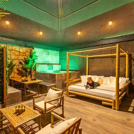 Отель для свиданий Intense Senses Experience *